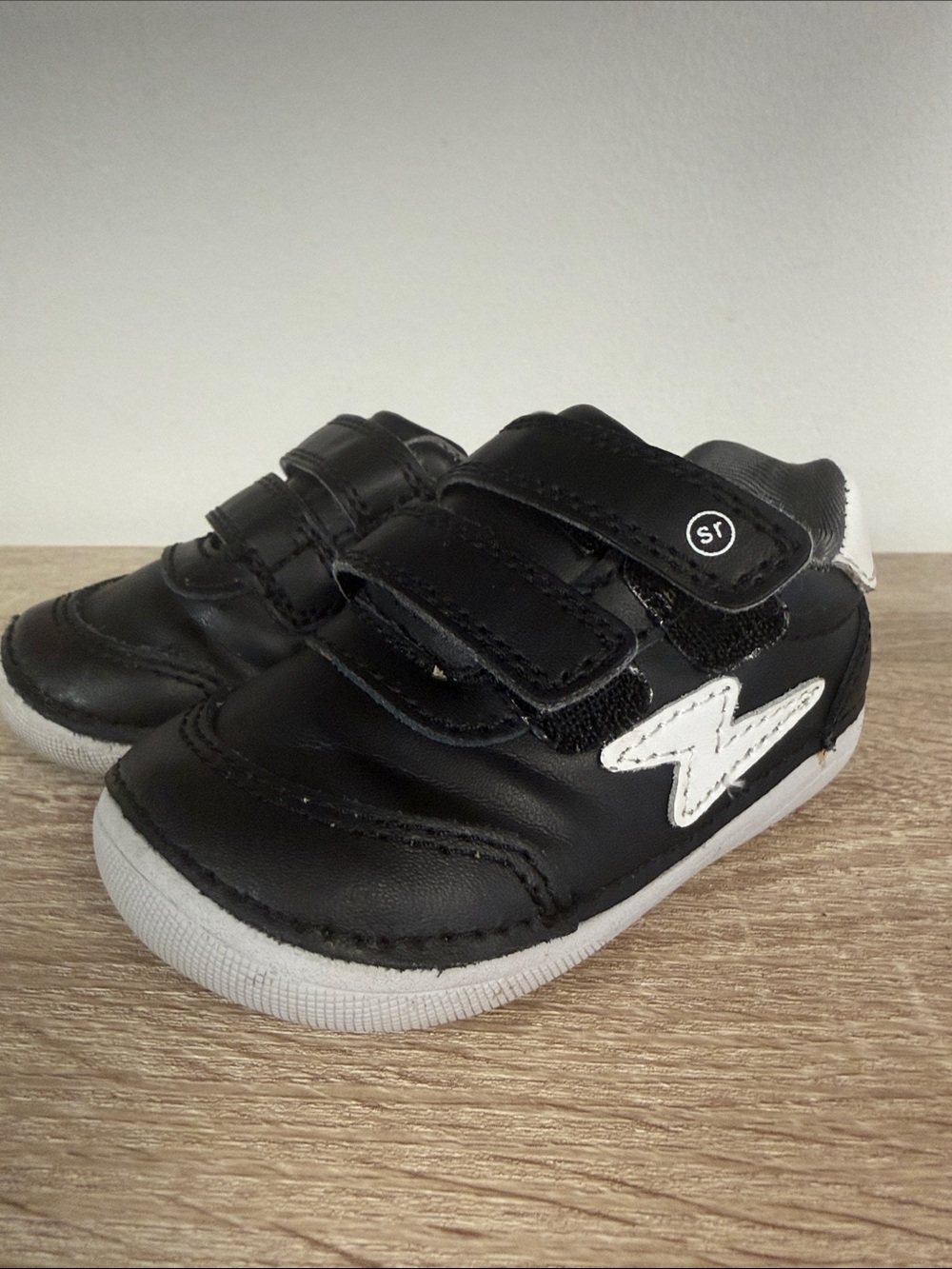 Stride Rite Soft Motion Kennedy Lightning Sneakers 4